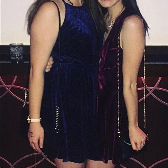 Francesca's bue velvet dress - Picture 2 of 2